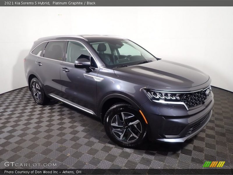 Front 3/4 View of 2021 Sorento S Hybrid