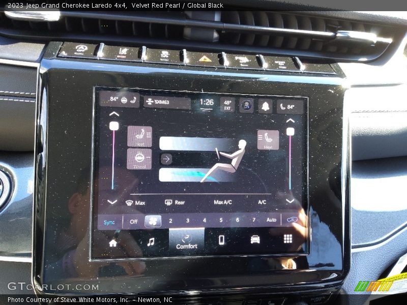 Velvet Red Pearl / Global Black 2023 Jeep Grand Cherokee Laredo 4x4