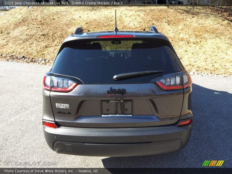 Granite Crystal Metallic / Black 2023 Jeep Cherokee Altitude Lux 4x4