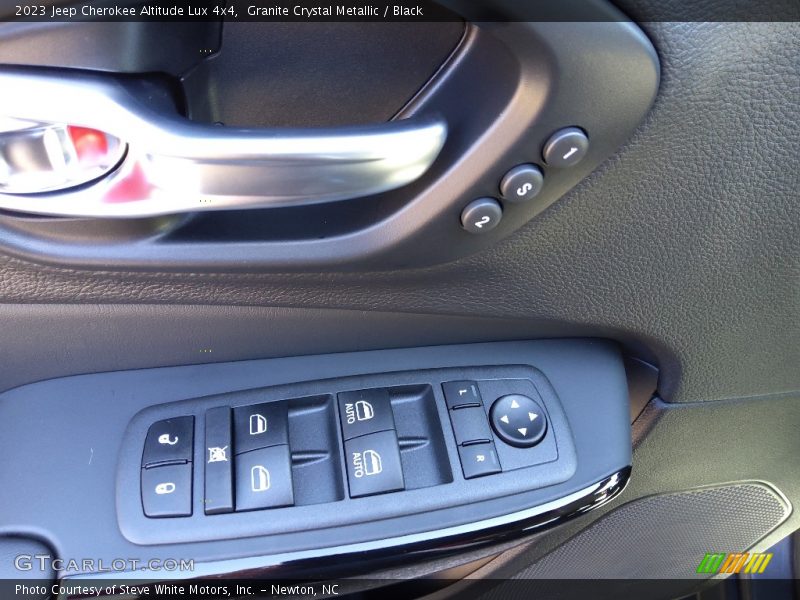 Granite Crystal Metallic / Black 2023 Jeep Cherokee Altitude Lux 4x4