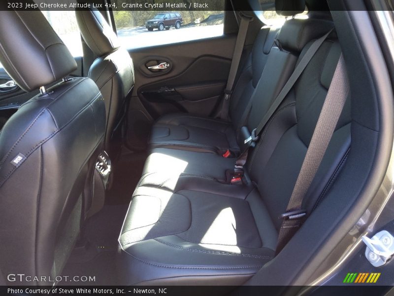 Granite Crystal Metallic / Black 2023 Jeep Cherokee Altitude Lux 4x4