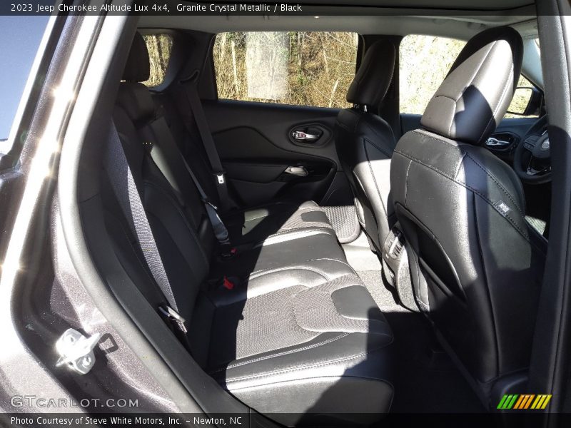 Granite Crystal Metallic / Black 2023 Jeep Cherokee Altitude Lux 4x4