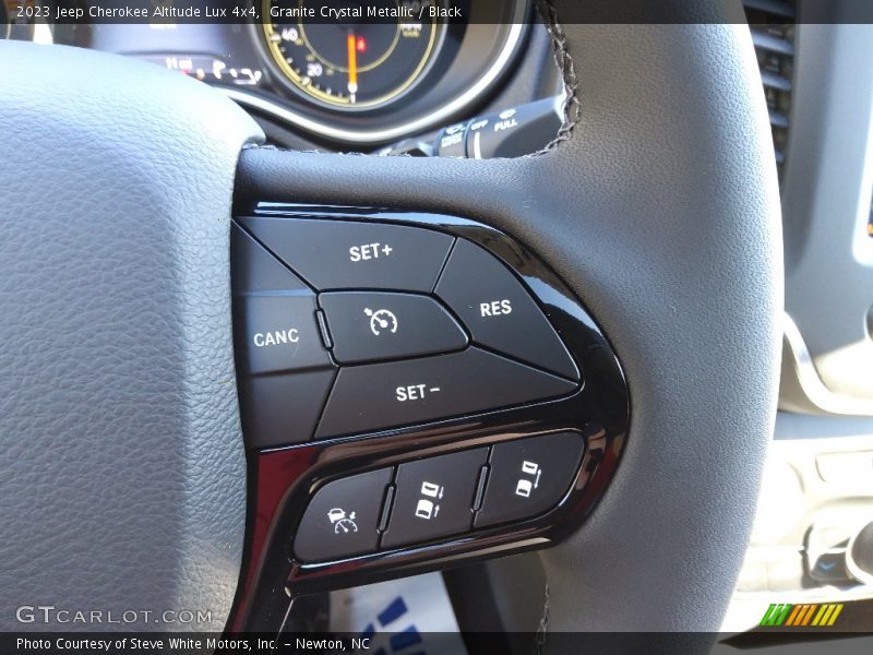  2023 Cherokee Altitude Lux 4x4 Steering Wheel