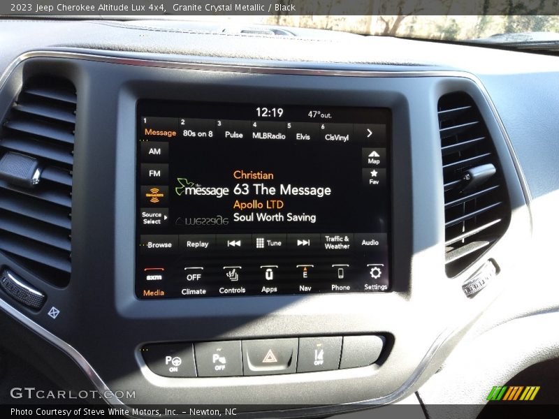 Granite Crystal Metallic / Black 2023 Jeep Cherokee Altitude Lux 4x4