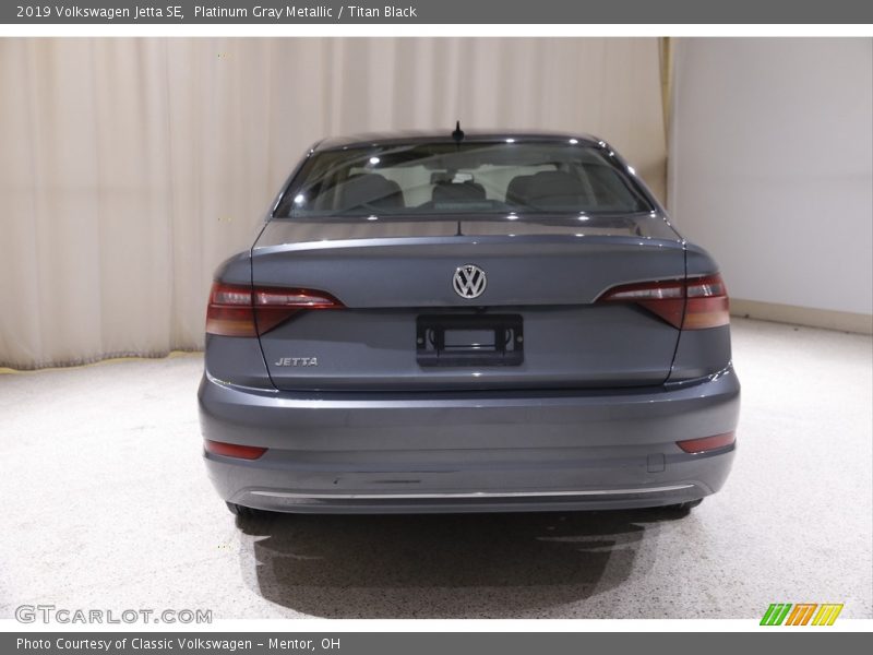 Platinum Gray Metallic / Titan Black 2019 Volkswagen Jetta SE