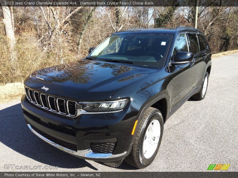 Diamond Black Crystal Pearl / Global Black 2023 Jeep Grand Cherokee L Laredo 4x4