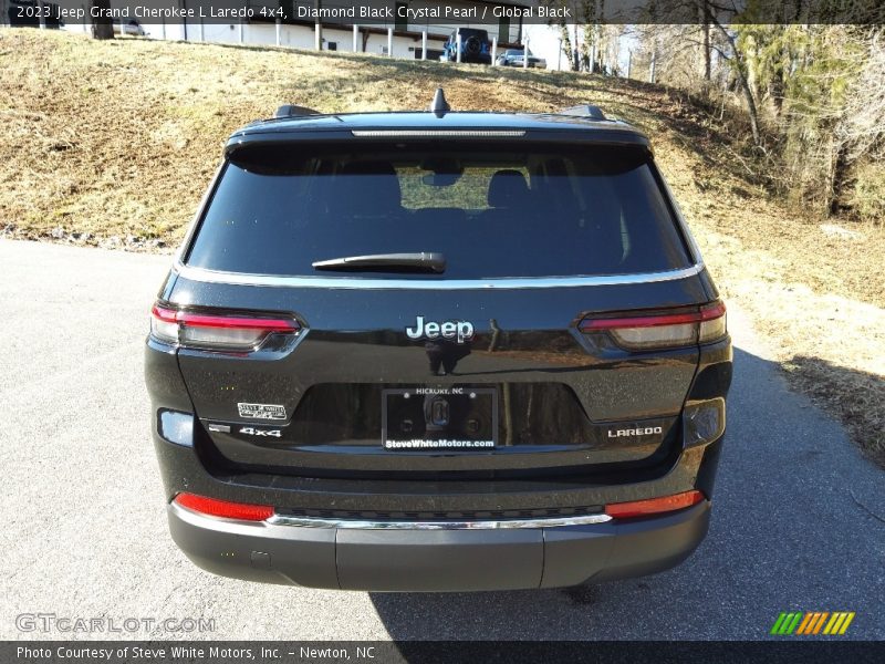 Diamond Black Crystal Pearl / Global Black 2023 Jeep Grand Cherokee L Laredo 4x4