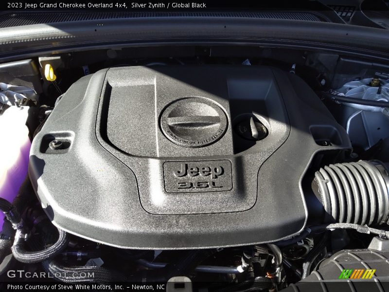 Silver Zynith / Global Black 2023 Jeep Grand Cherokee Overland 4x4