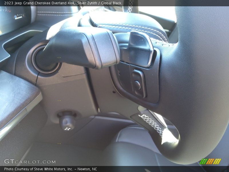 Silver Zynith / Global Black 2023 Jeep Grand Cherokee Overland 4x4