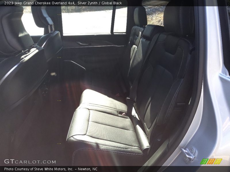 Silver Zynith / Global Black 2023 Jeep Grand Cherokee Overland 4x4