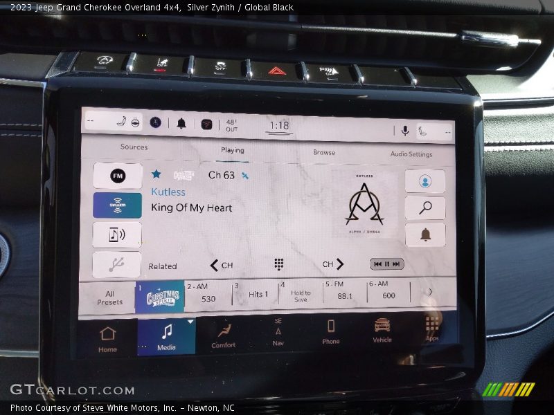 Silver Zynith / Global Black 2023 Jeep Grand Cherokee Overland 4x4