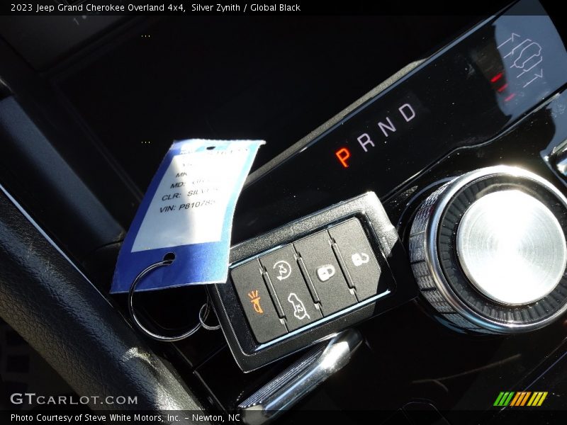 Keys of 2023 Grand Cherokee Overland 4x4