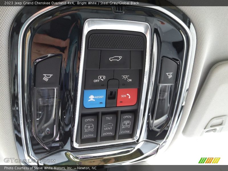 Controls of 2023 Grand Cherokee Overland 4x4