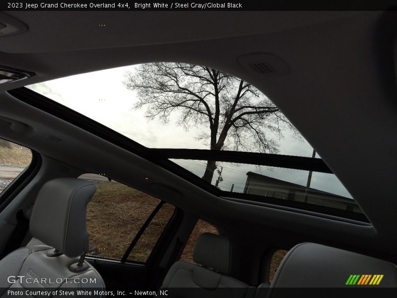 Sunroof of 2023 Grand Cherokee Overland 4x4