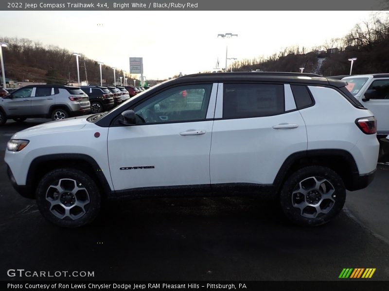 Bright White / Black/Ruby Red 2022 Jeep Compass Trailhawk 4x4