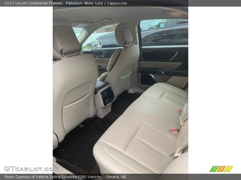 Palladium White Gold / Cappuccino 2017 Lincoln Continental Premier