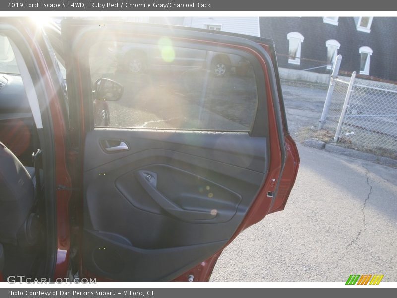 Ruby Red / Chromite Gray/Charcoal Black 2019 Ford Escape SE 4WD