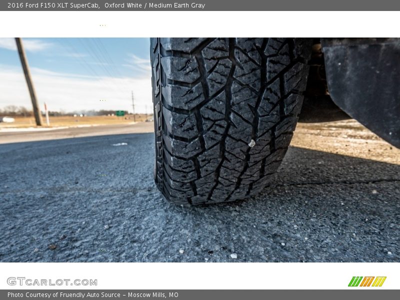 Oxford White / Medium Earth Gray 2016 Ford F150 XLT SuperCab