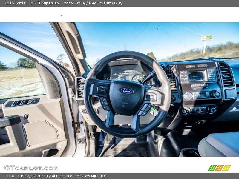 Oxford White / Medium Earth Gray 2016 Ford F150 XLT SuperCab