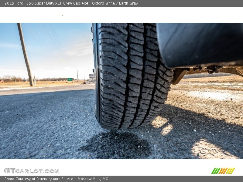 Oxford White / Earth Gray 2019 Ford F350 Super Duty XLT Crew Cab 4x4