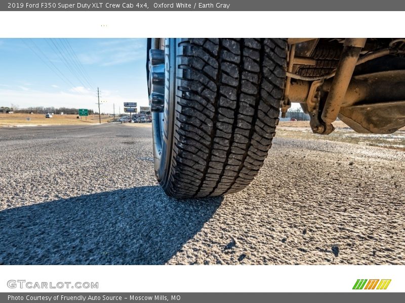 Oxford White / Earth Gray 2019 Ford F350 Super Duty XLT Crew Cab 4x4