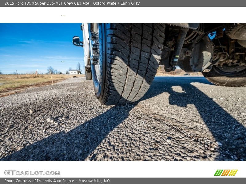 Oxford White / Earth Gray 2019 Ford F350 Super Duty XLT Crew Cab 4x4