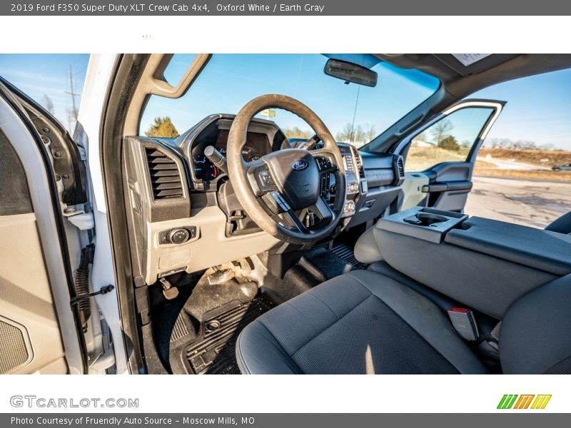 Oxford White / Earth Gray 2019 Ford F350 Super Duty XLT Crew Cab 4x4