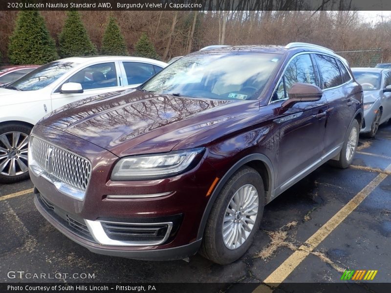 Front 3/4 View of 2020 Nautilus Standard AWD