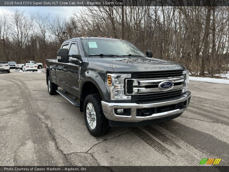 Magnetic / Earth Gray 2018 Ford F250 Super Duty XLT Crew Cab 4x4