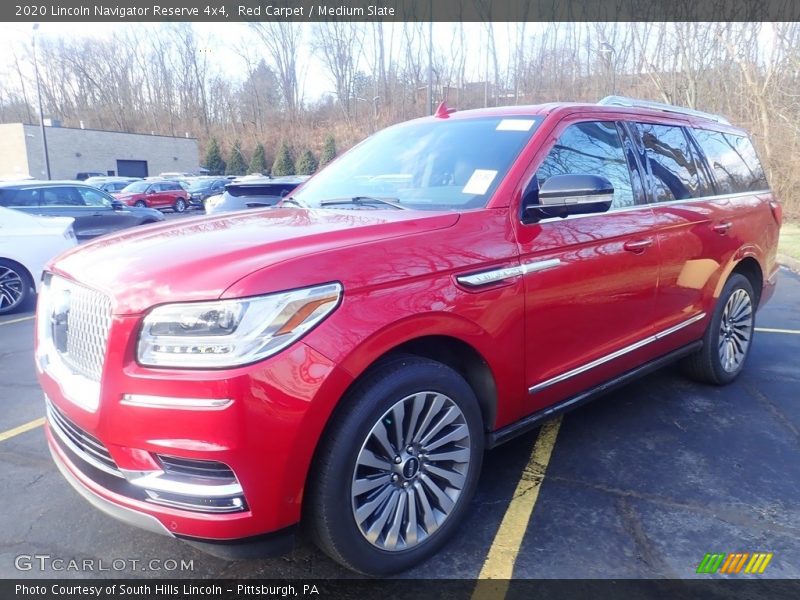 Front 3/4 View of 2020 Navigator Reserve 4x4