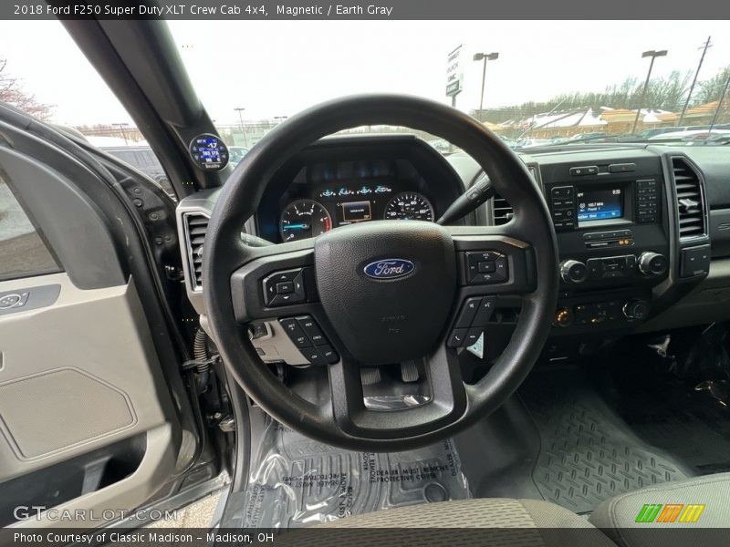 Magnetic / Earth Gray 2018 Ford F250 Super Duty XLT Crew Cab 4x4