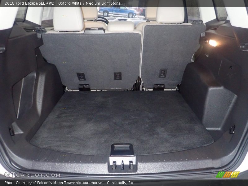 Oxford White / Medium Light Stone 2018 Ford Escape SEL 4WD