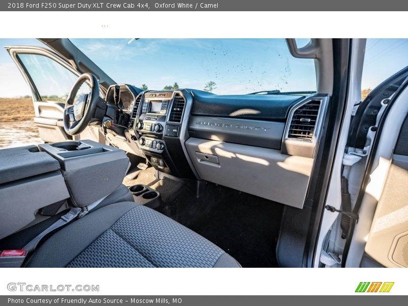 Oxford White / Camel 2018 Ford F250 Super Duty XLT Crew Cab 4x4