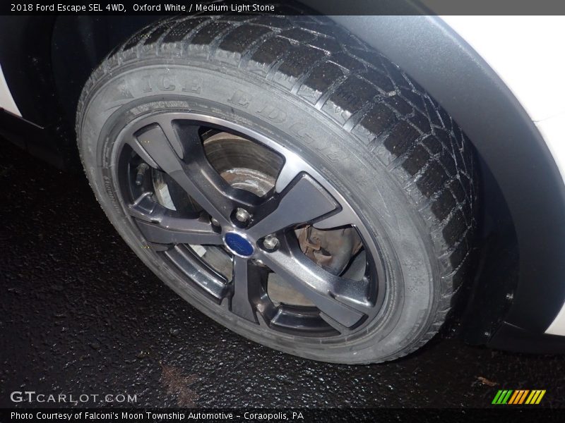 Oxford White / Medium Light Stone 2018 Ford Escape SEL 4WD