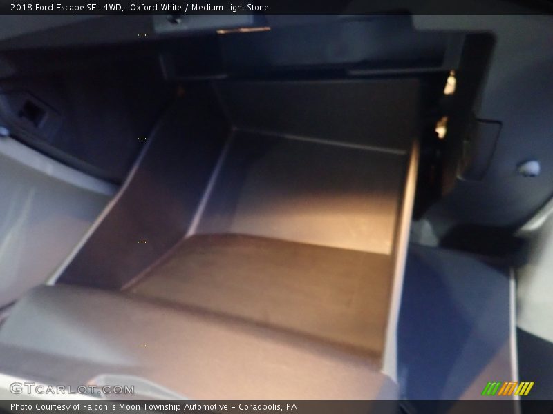 Oxford White / Medium Light Stone 2018 Ford Escape SEL 4WD