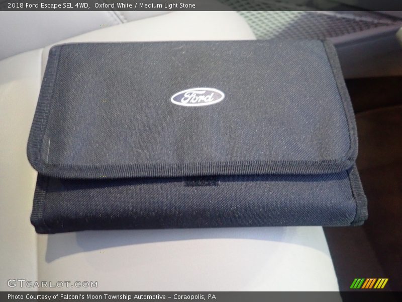 Oxford White / Medium Light Stone 2018 Ford Escape SEL 4WD