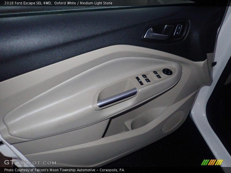 Oxford White / Medium Light Stone 2018 Ford Escape SEL 4WD