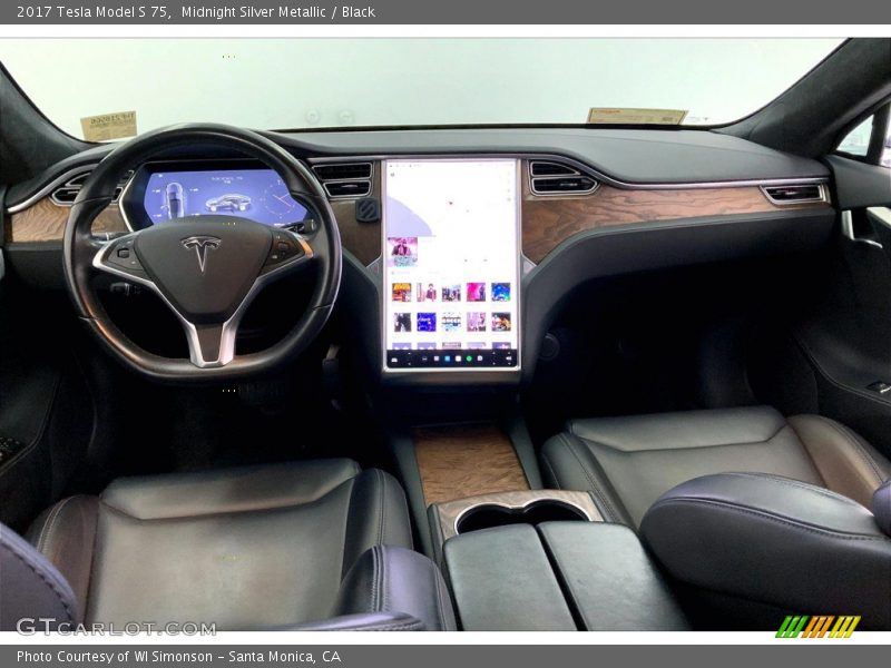 Dashboard of 2017 Model S 75