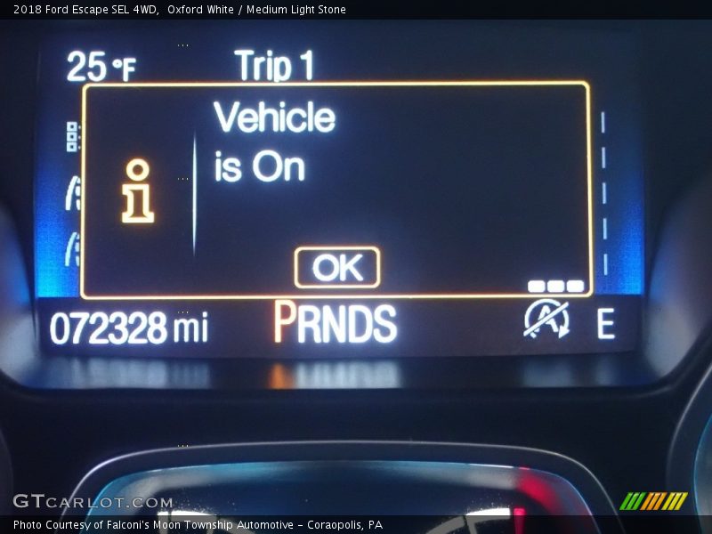 Oxford White / Medium Light Stone 2018 Ford Escape SEL 4WD