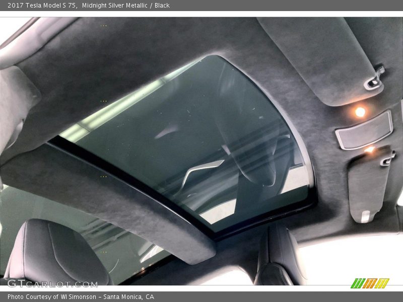Sunroof of 2017 Model S 75