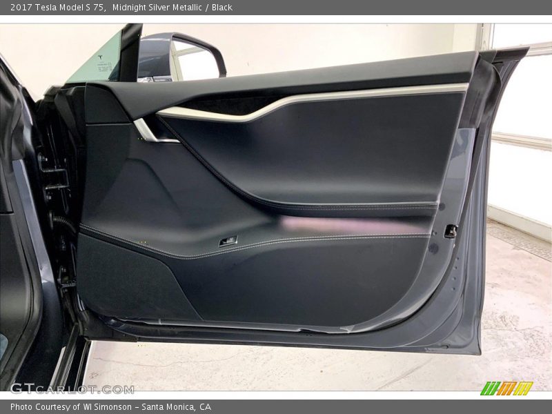 Door Panel of 2017 Model S 75