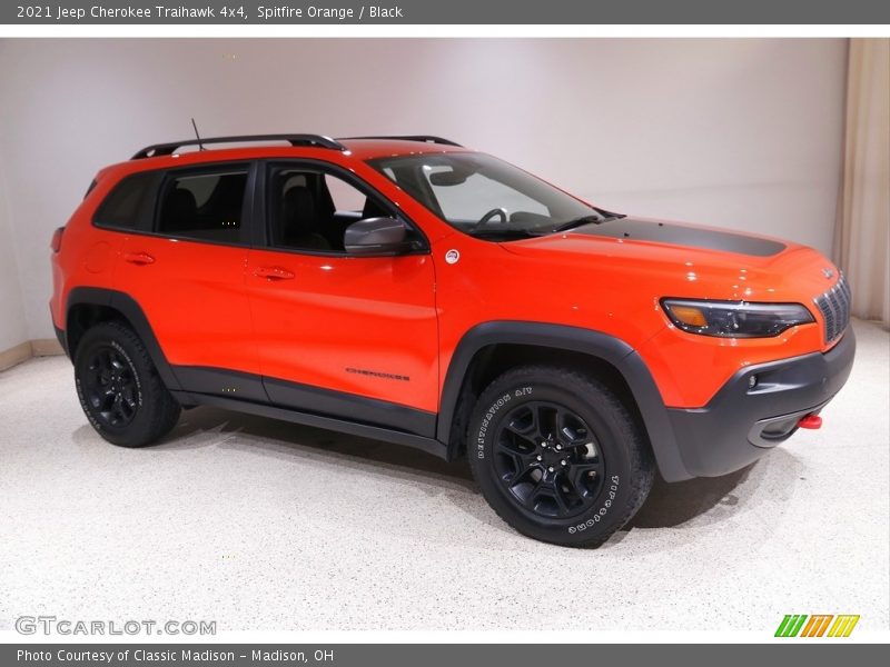 2021 Cherokee Traihawk 4x4 Spitfire Orange