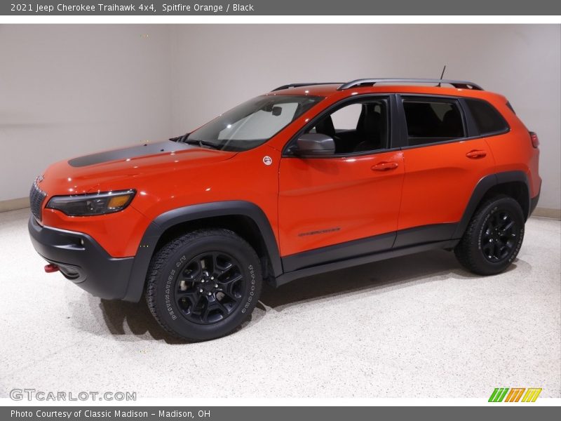  2021 Cherokee Traihawk 4x4 Spitfire Orange