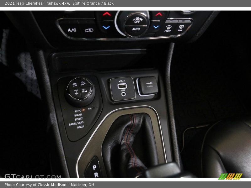Controls of 2021 Cherokee Traihawk 4x4