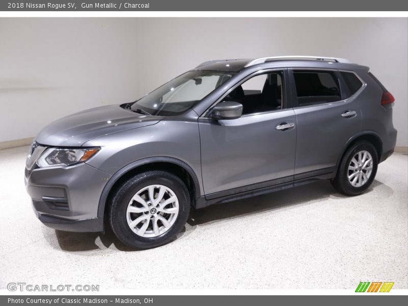 Front 3/4 View of 2018 Rogue SV