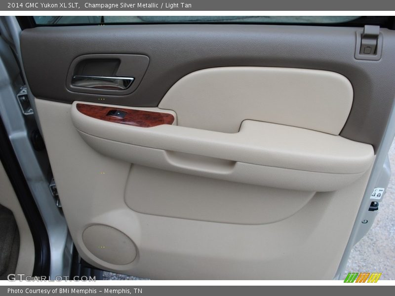 Door Panel of 2014 Yukon XL SLT