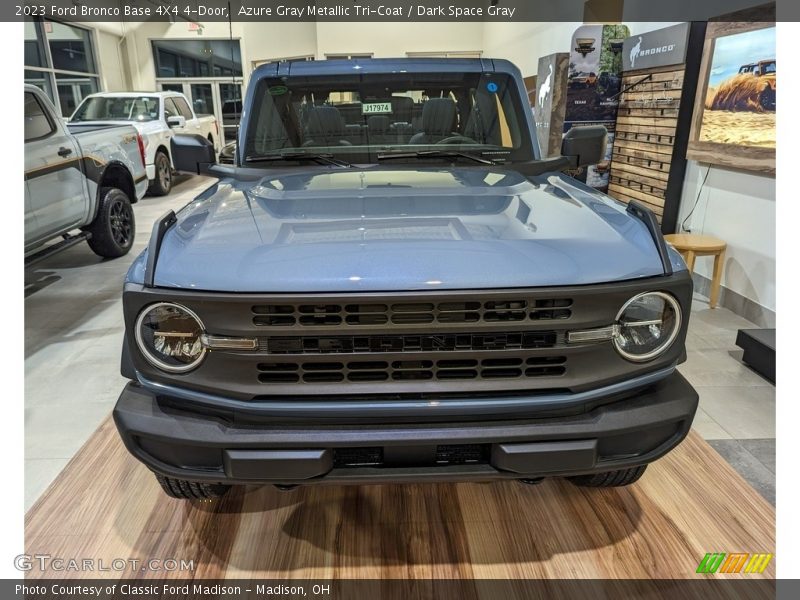 Azure Gray Metallic Tri-Coat / Dark Space Gray 2023 Ford Bronco Base 4X4 4-Door