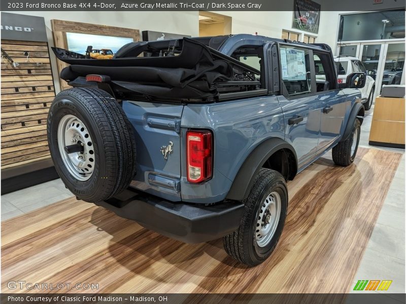 Azure Gray Metallic Tri-Coat / Dark Space Gray 2023 Ford Bronco Base 4X4 4-Door