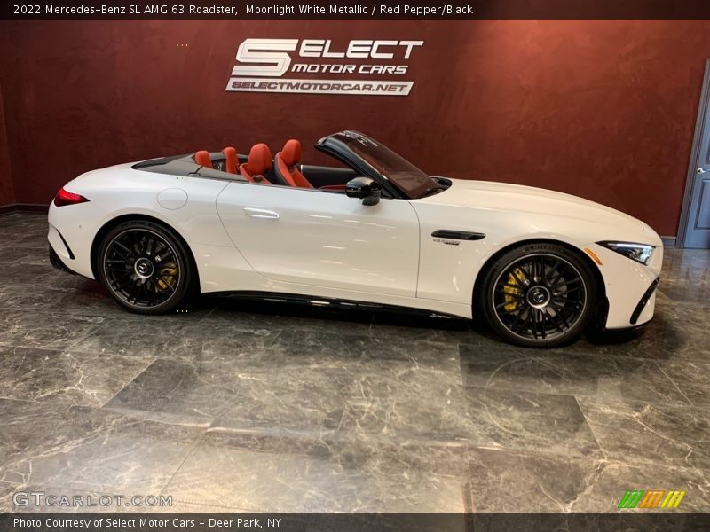 Moonlight White Metallic / Red Pepper/Black 2022 Mercedes-Benz SL AMG 63 Roadster