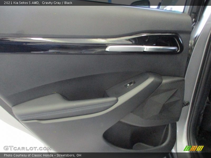 Gravity Gray / Black 2021 Kia Seltos S AWD